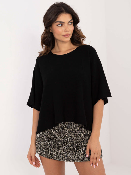 Czarny krótki sweter oversize