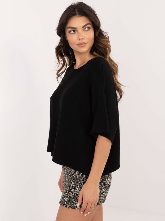 Czarny krótki sweter oversize