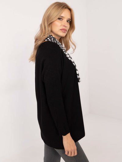 Czarny damski sweter oversize z błyszczącą nitką