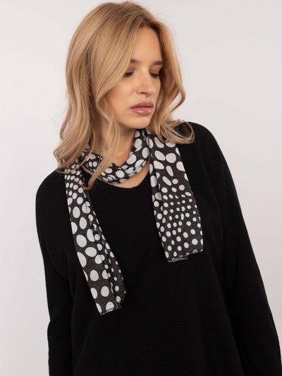 Czarny damski sweter oversize z błyszczącą nitką