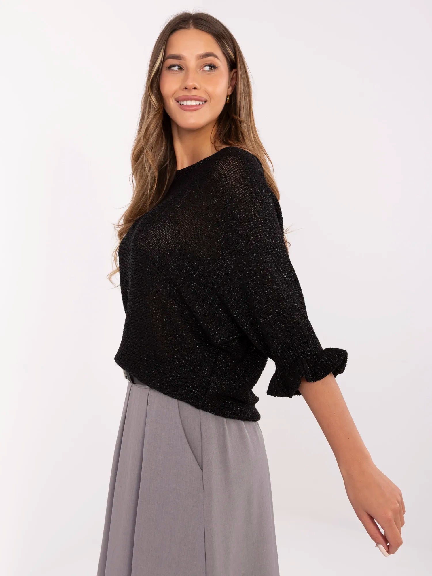 Czarny sweter oversize z kokardą na plecach