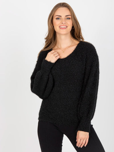 Czarny fluffy sweter klasyczny z wełną OCH BELLA