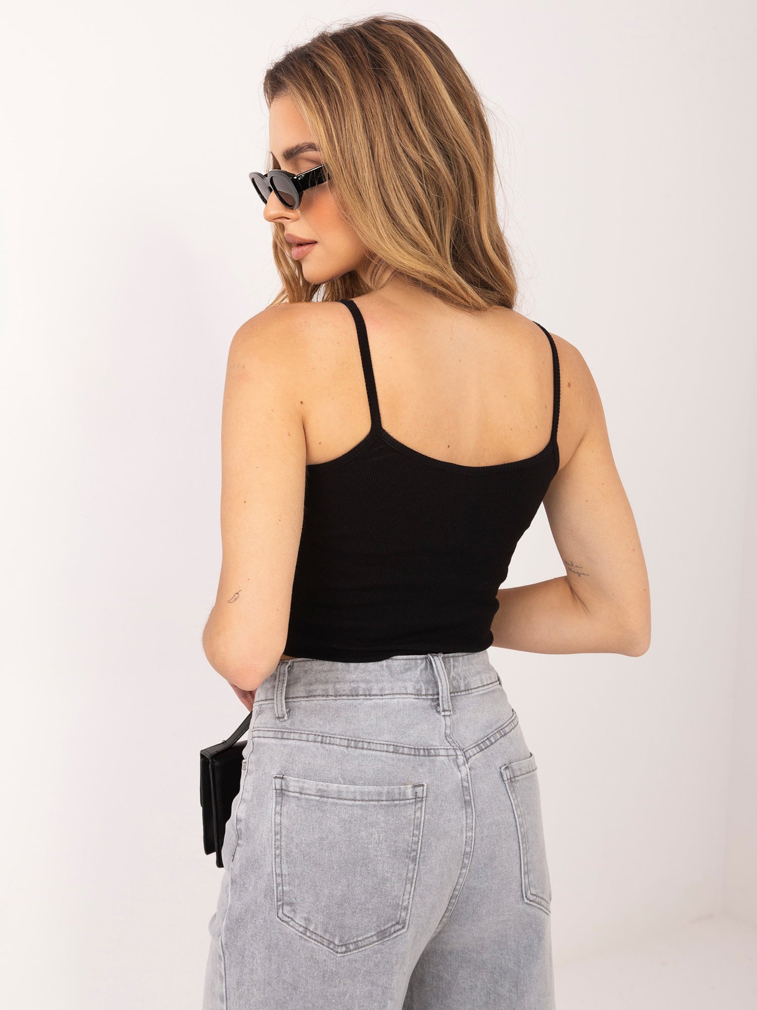 RUE PARIS Czarny top basic w prążki na ramiączkach