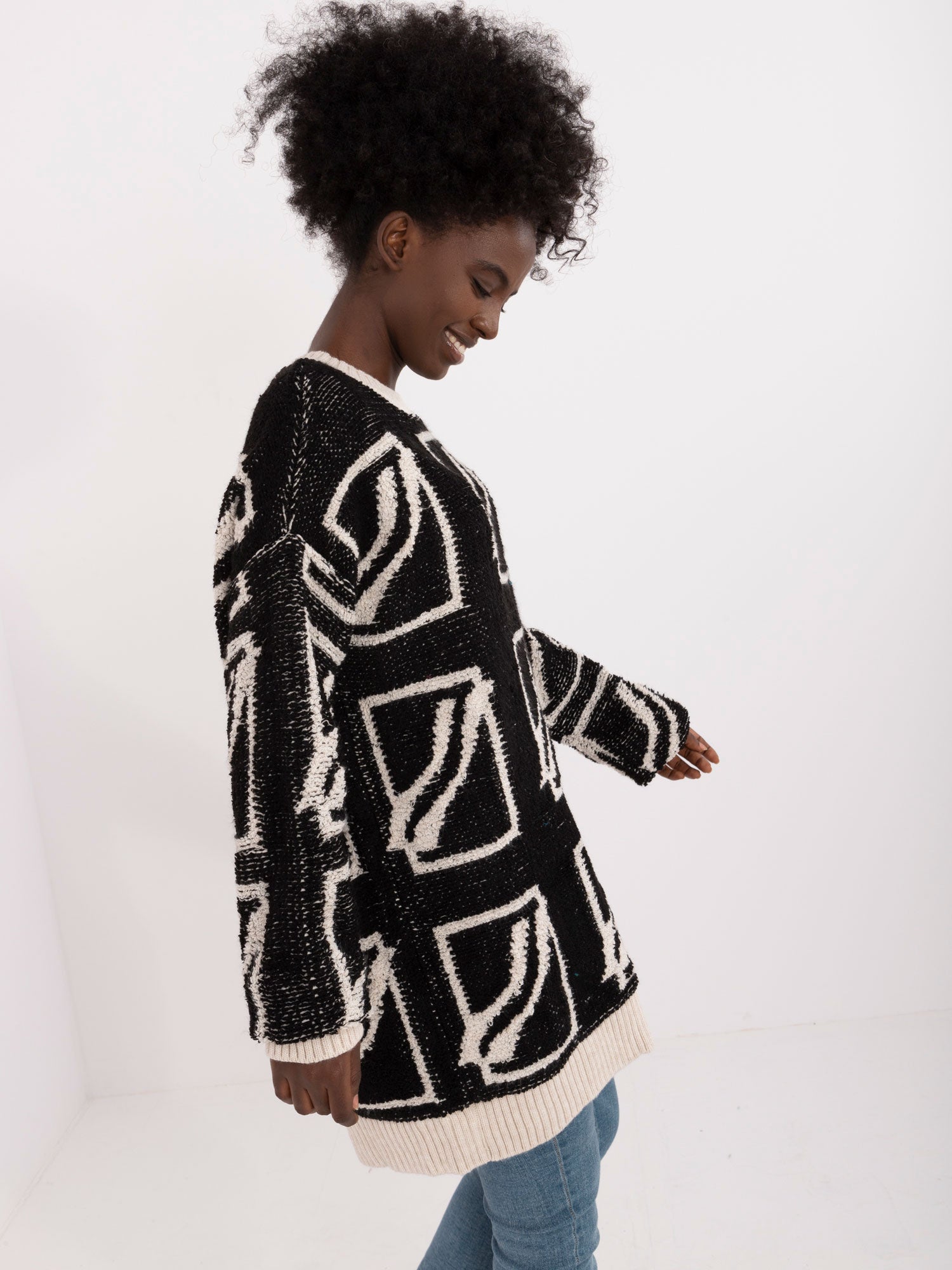 Czarny damski sweter oversize