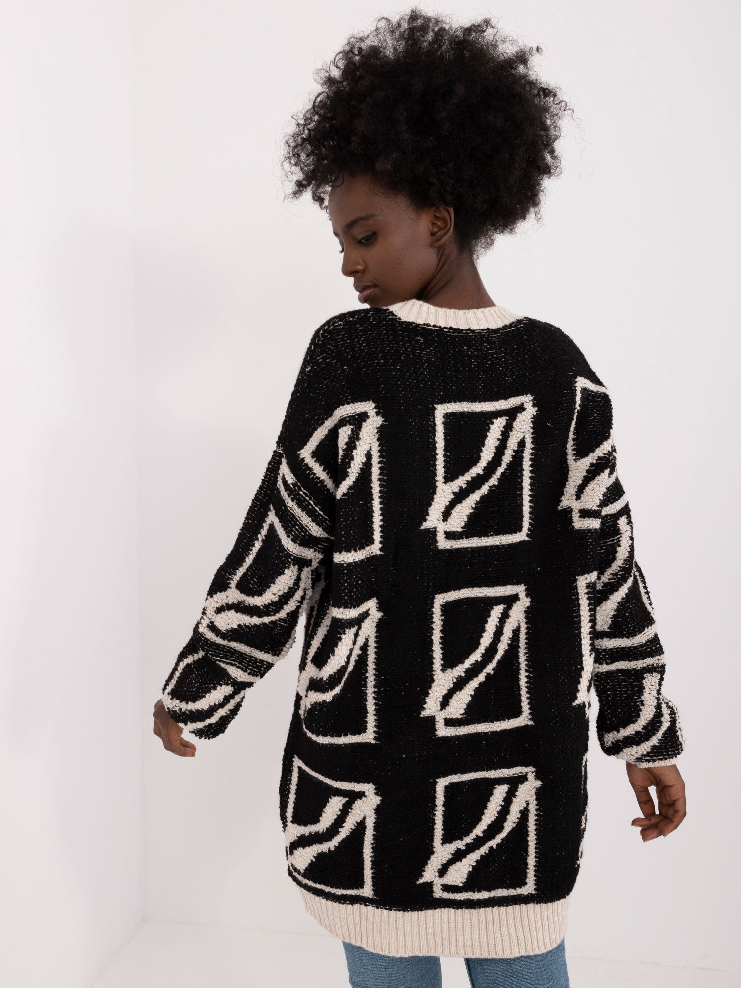 Czarny damski sweter oversize