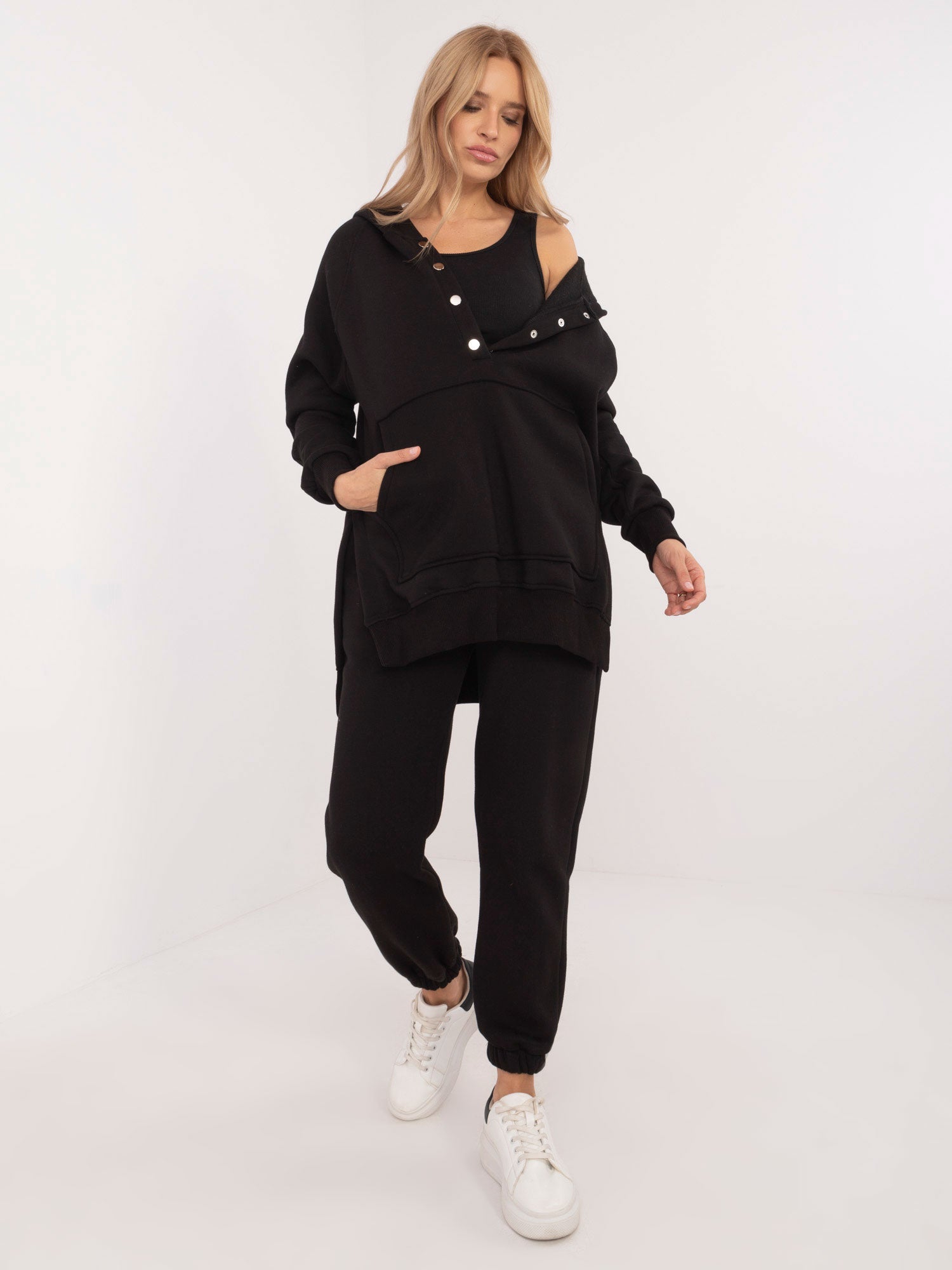Czarny damski komplet basic o kroju oversize