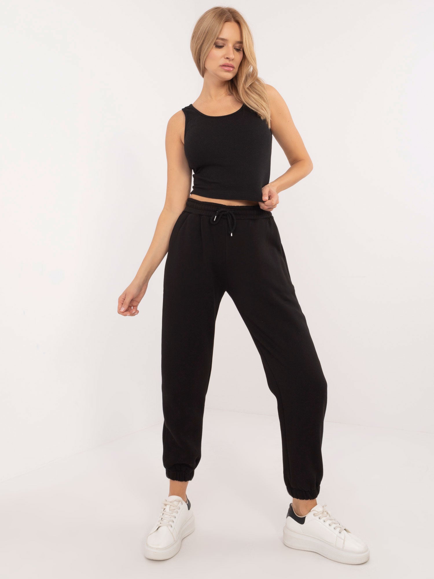 Czarny damski komplet basic o kroju oversize