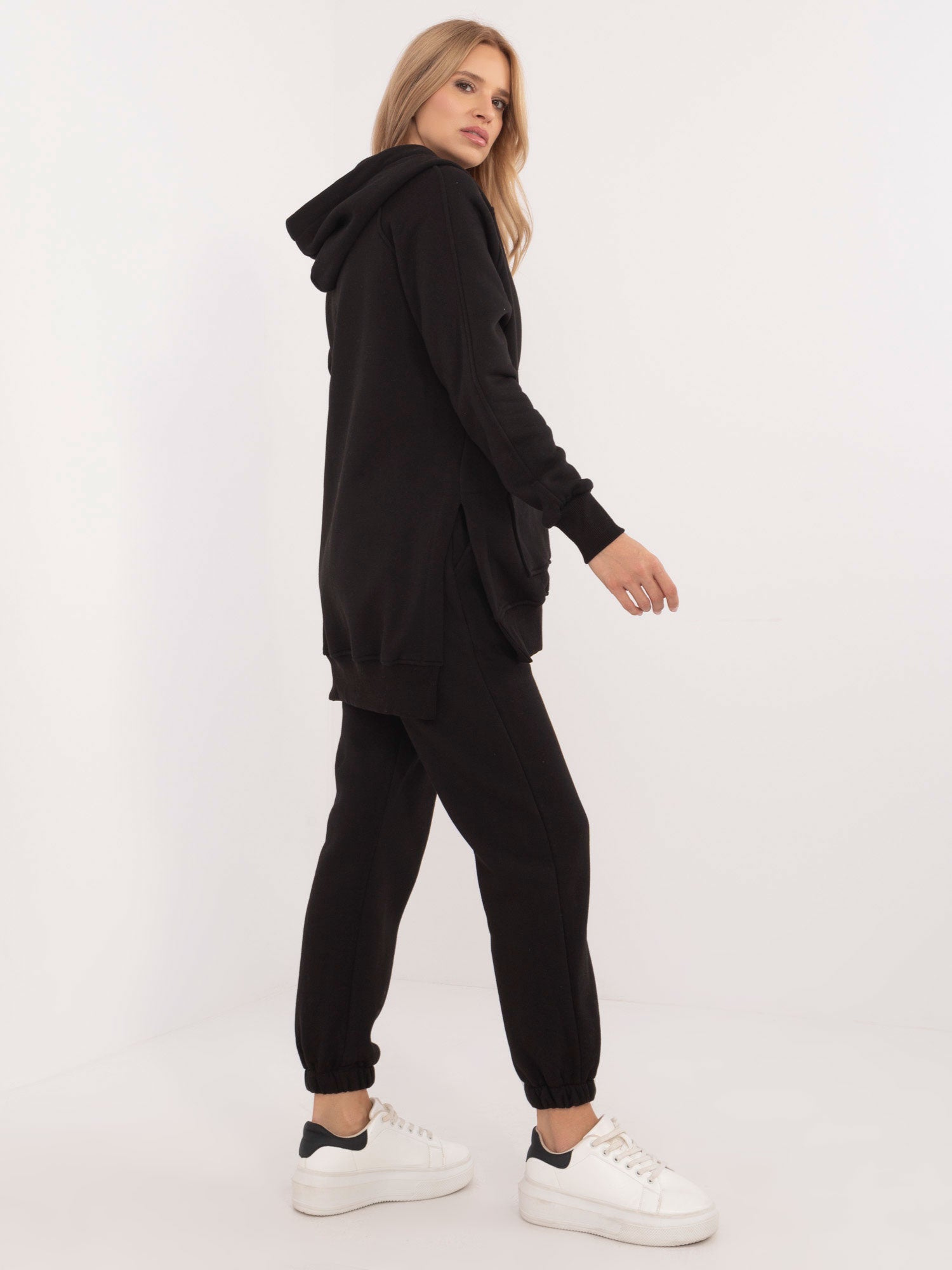 Czarny damski komplet basic o kroju oversize