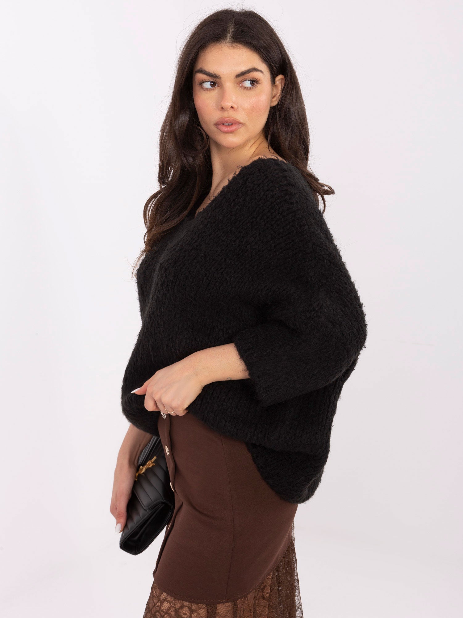 Czarny damski sweter oversize z rękawem 3/4