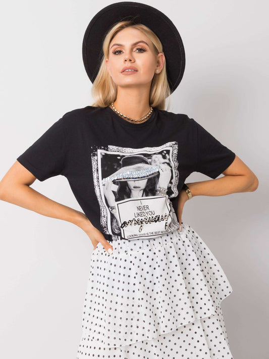 Czarny t-shirt z nadrukiem i aplikacją