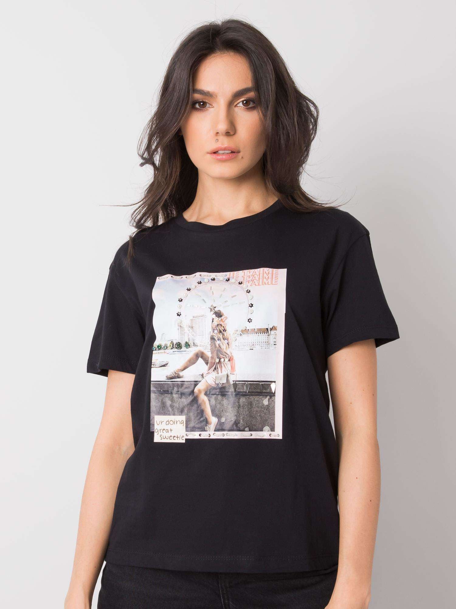 Czarny t-shirt z aplikacjami