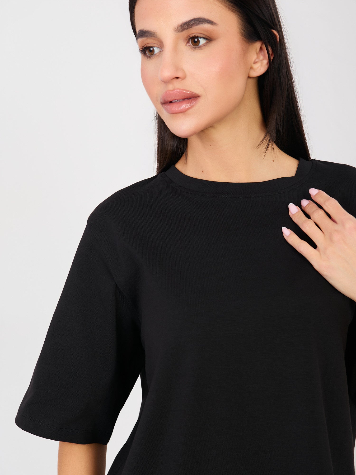 RUE PARIS Czarny damski t-shirt basic z bawełny