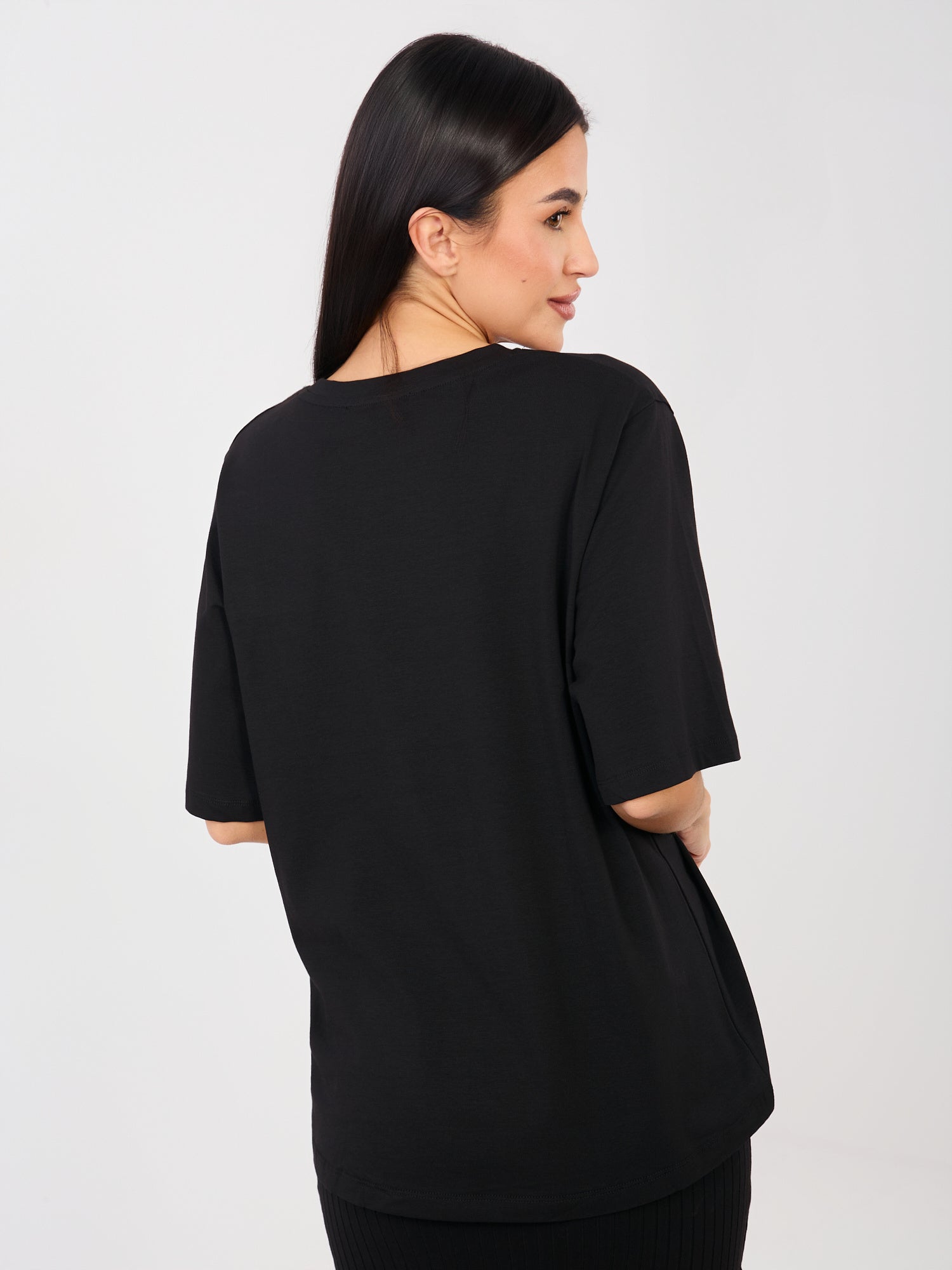 RUE PARIS Czarny damski t-shirt basic z bawełny