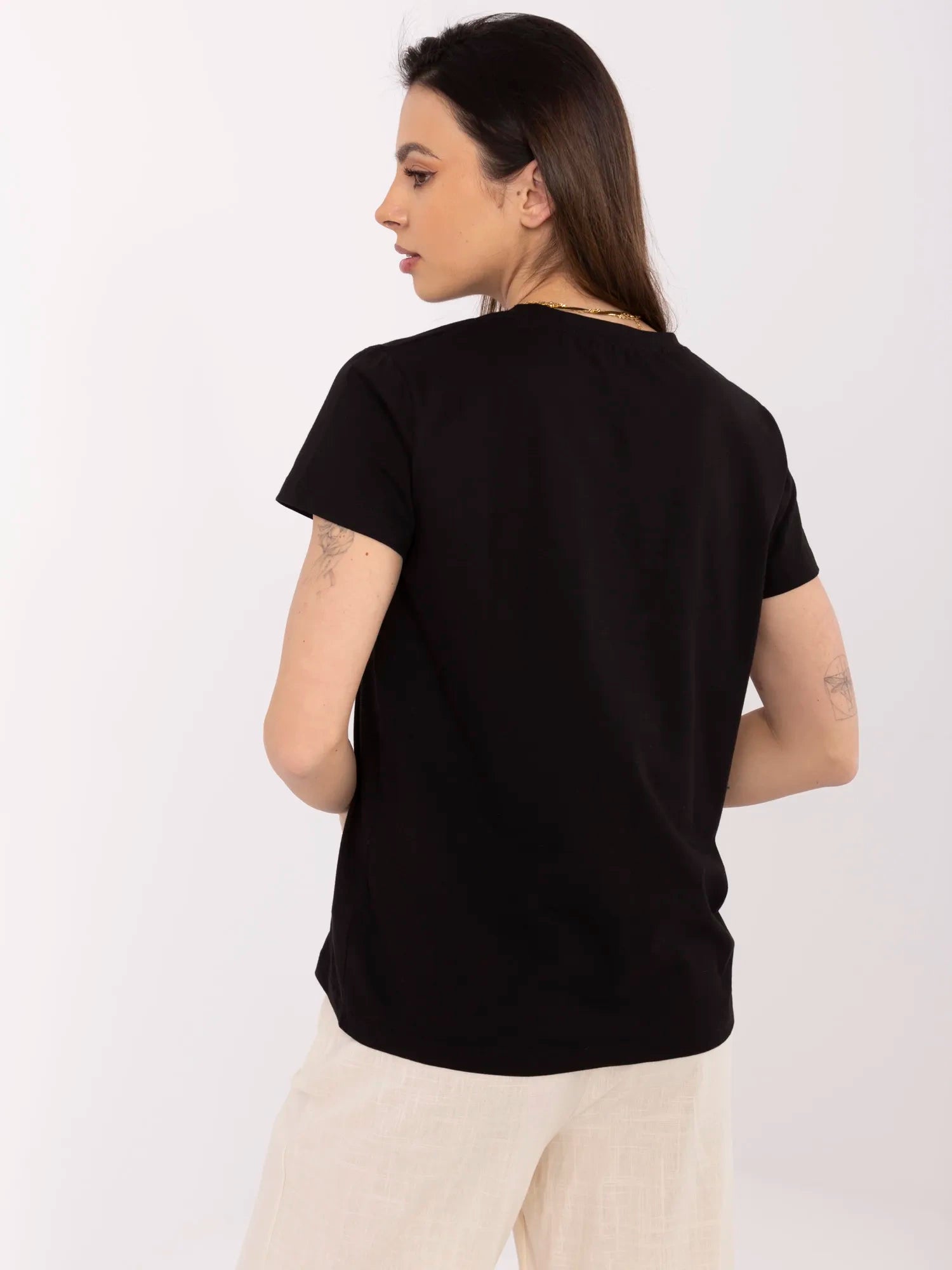 BASIC FEEL GOOD Czarny t-shirt z okrągłym dekoltem