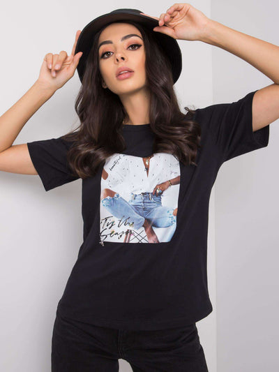 Czarny t-shirt z printem i aplikacją