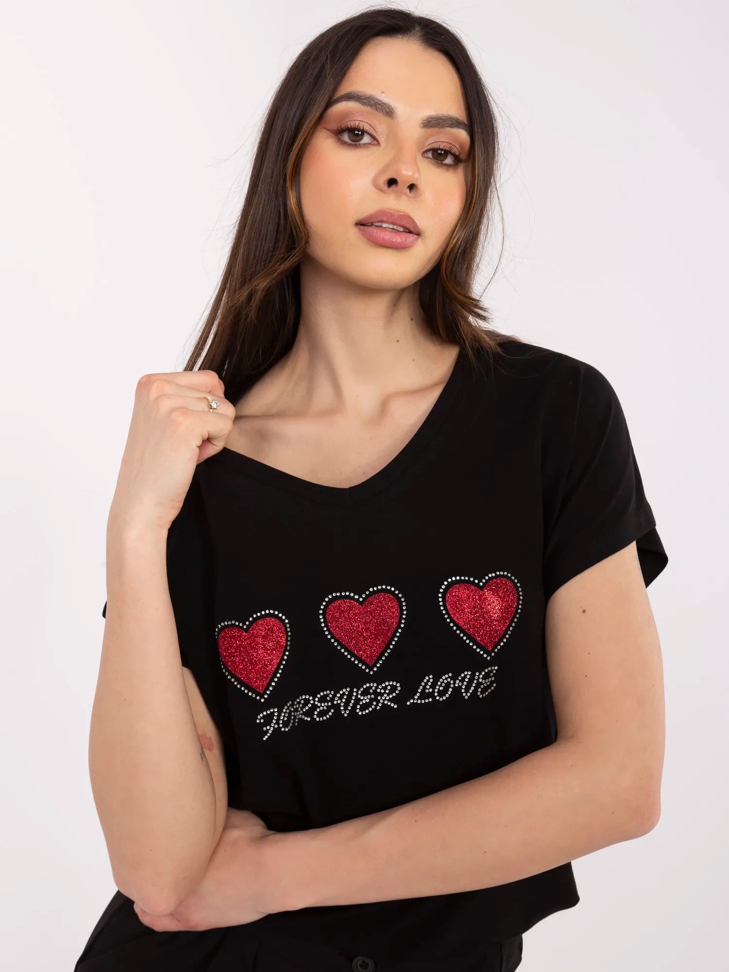 Czarny bawełniany t-shirt z dżetami