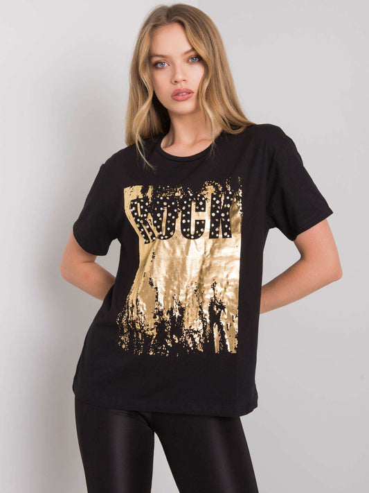 Czarny t-shirt z napisem i aplikacją