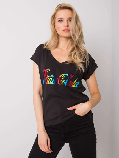 Czarny t-shirt z kolorowym nadrukiem