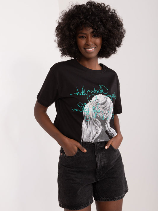 Czarny t-shirt z nadrukiem i napisami