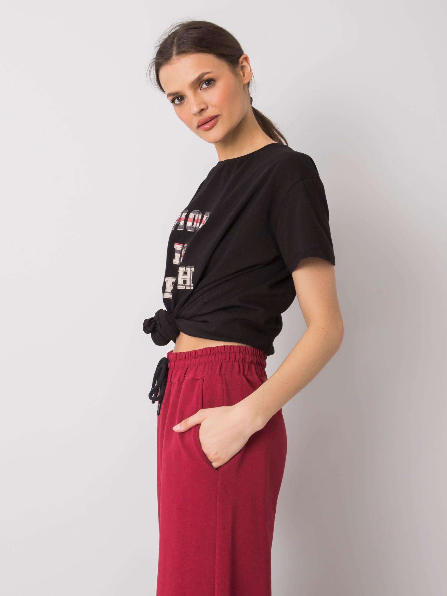Czarny t-shirt damski z napisem