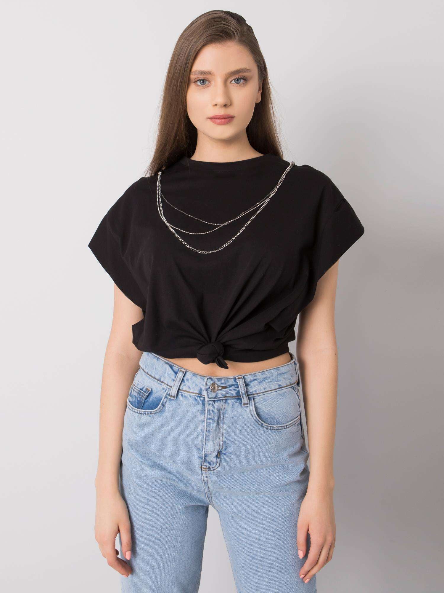 RUE PARIS Czarny t-shirt z naszyjnikiem