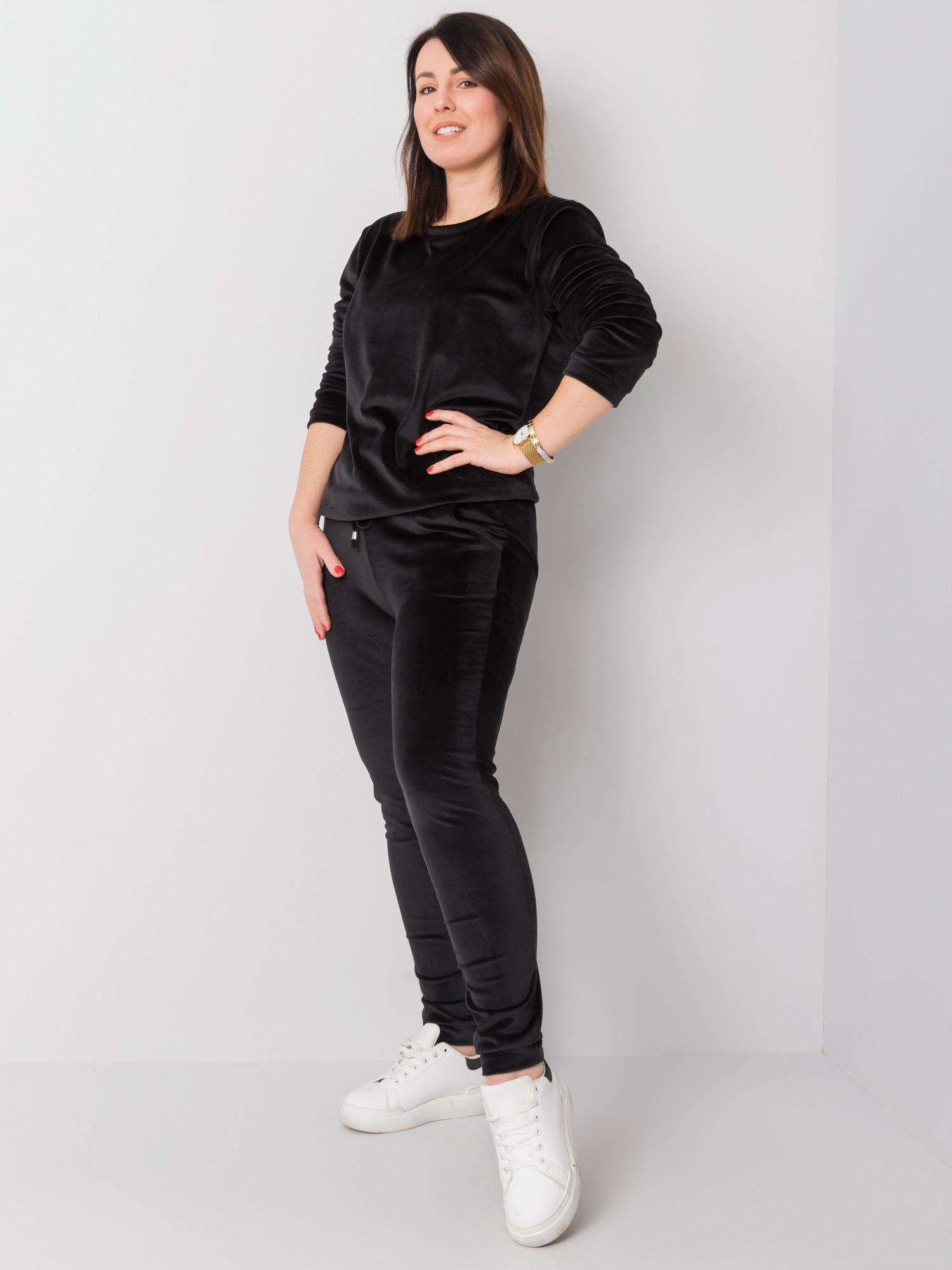 Czarny komplet welurowy plus size