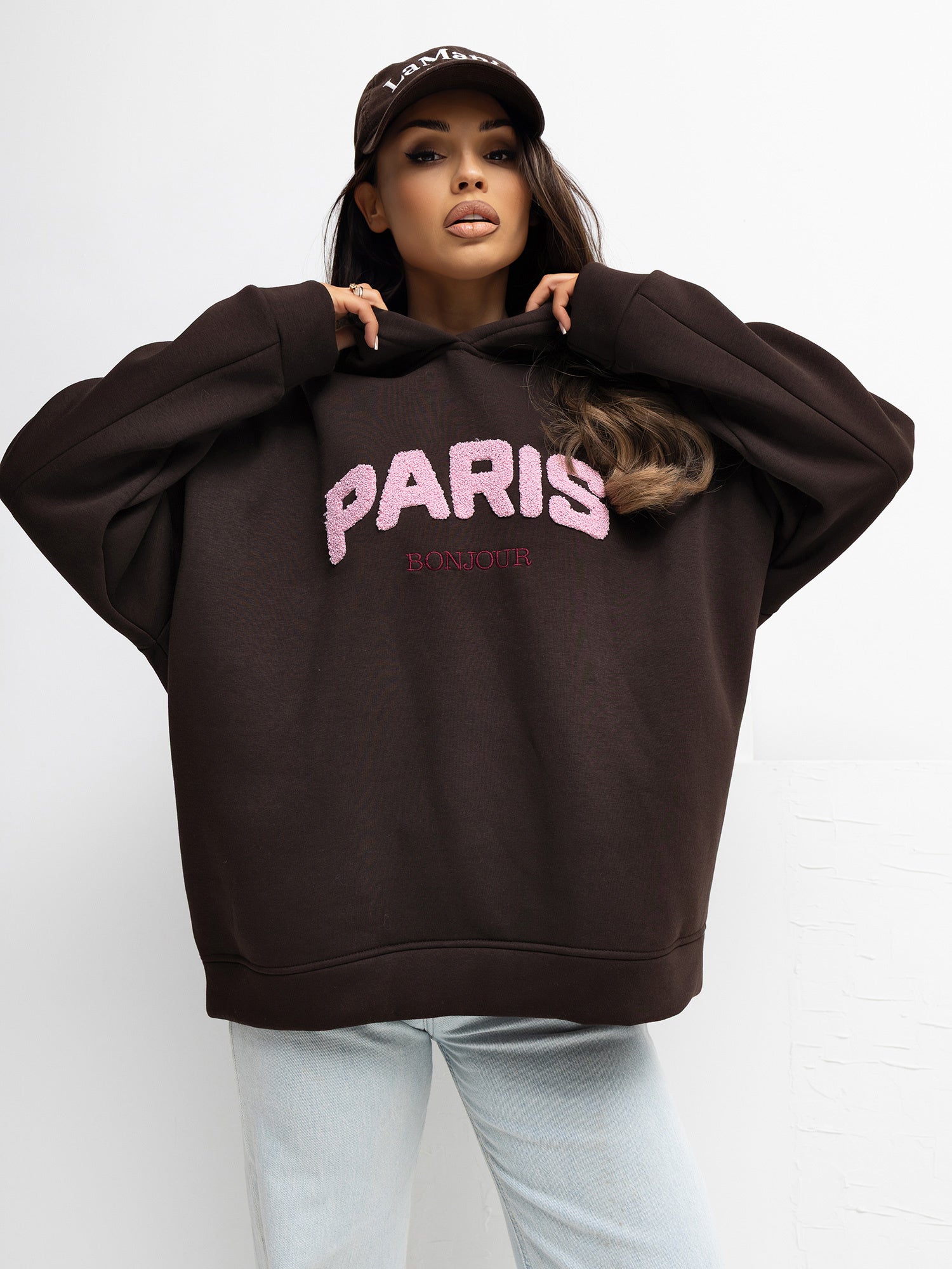 RUE PARIS Czekoladowa bluza oversize z naszywką