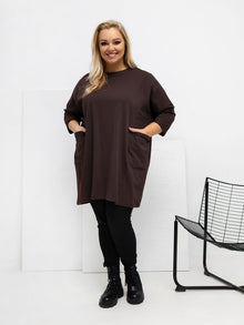 Czekoladowa długa bluzka plus size z bawełny