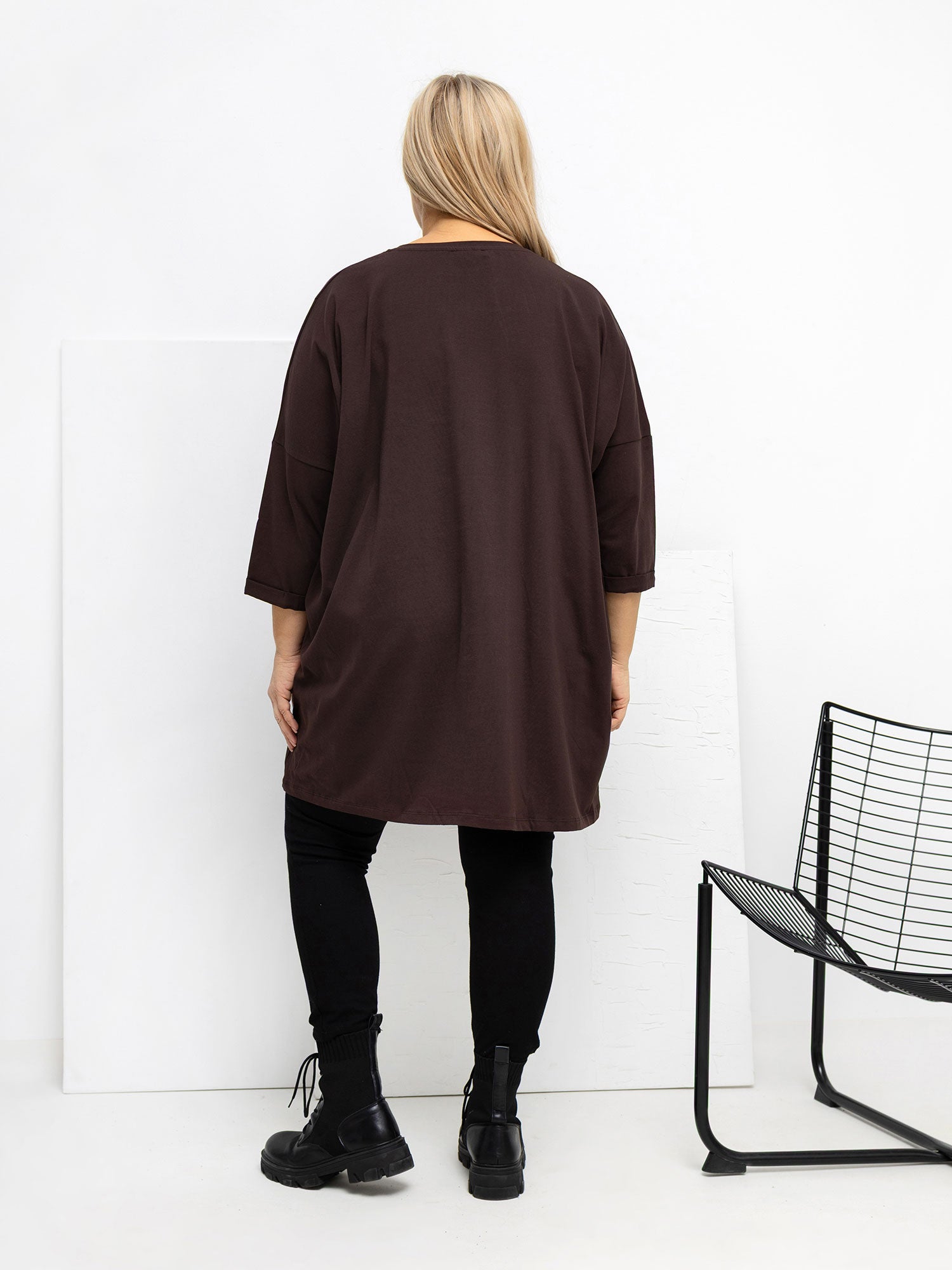 Czekoladowa długa bluzka plus size z bawełny