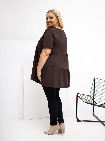 Czekoladowa bluzka plus size z krótkim rękawem