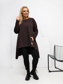 Czekoladowa asymetryczna tunika plus size