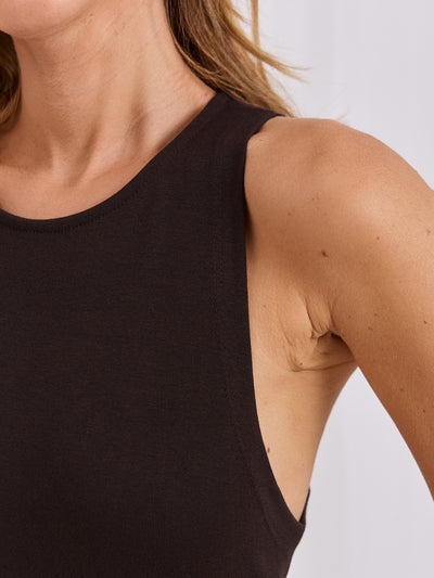 RUE PARIS Czekoladowe damskie body basic bez rękawów