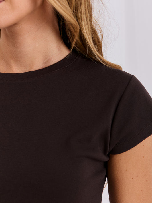 RUE PARIS Czekoladowy damski t-shirt z okrągłym dekoltem