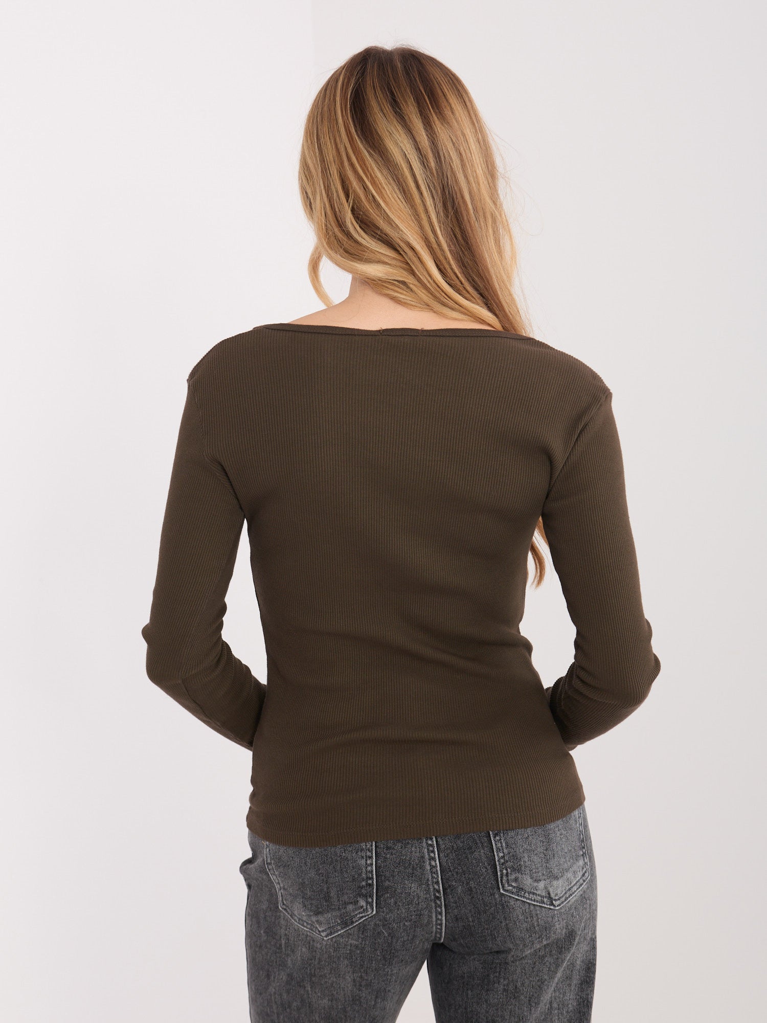 Czekoladowy longsleeve basic z bawełny
