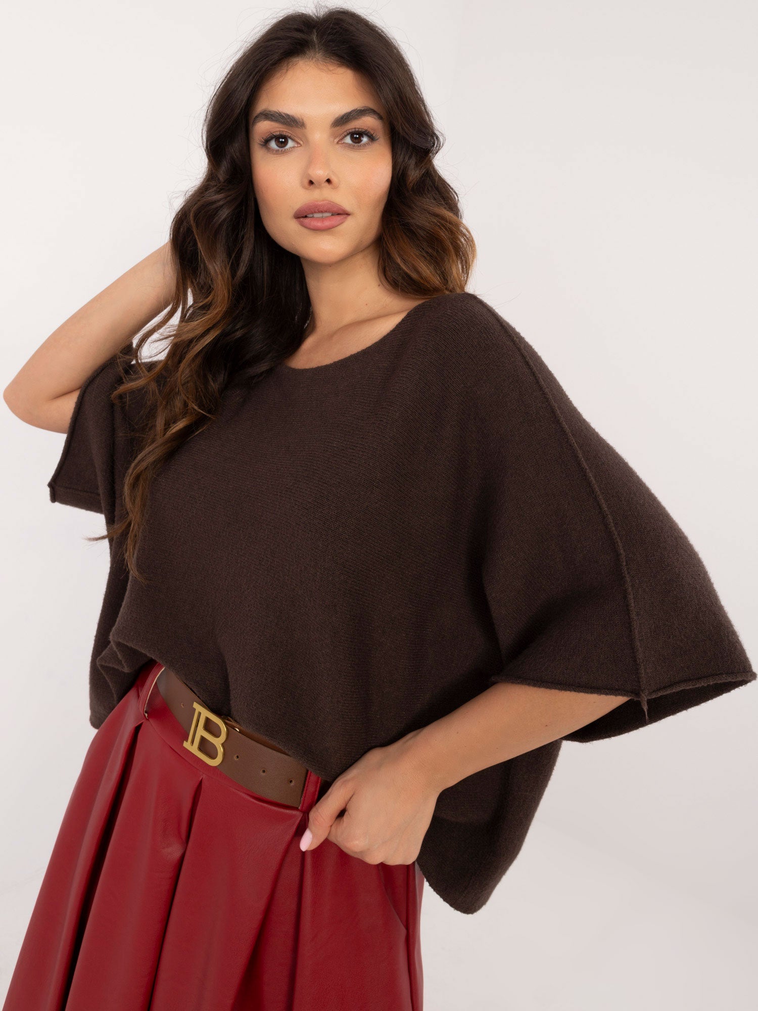 Czekoladowy krótki sweter oversize
