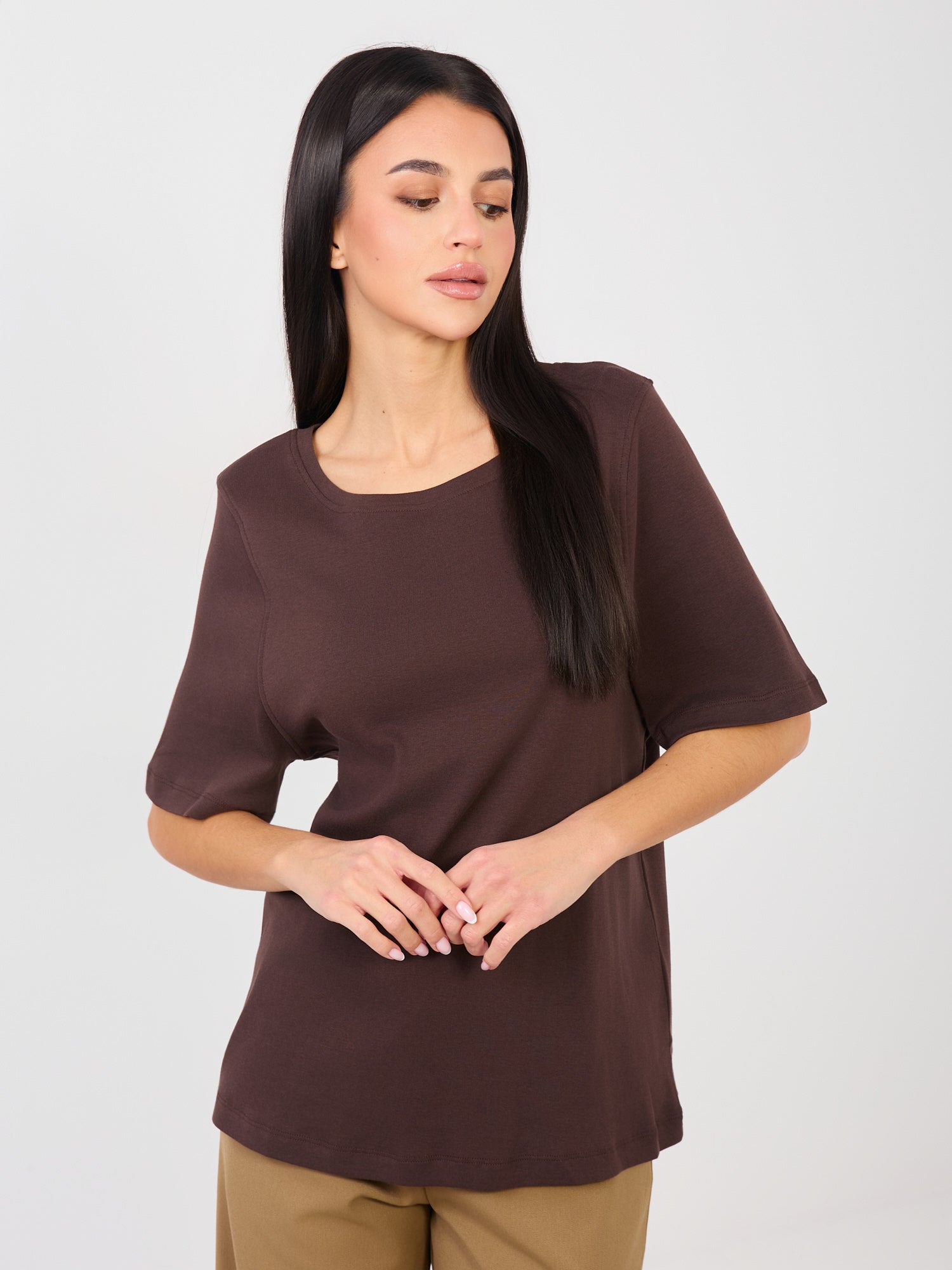 RUE PARIS Czekoladowy t-shirt basic z okrągłym dekoltem
