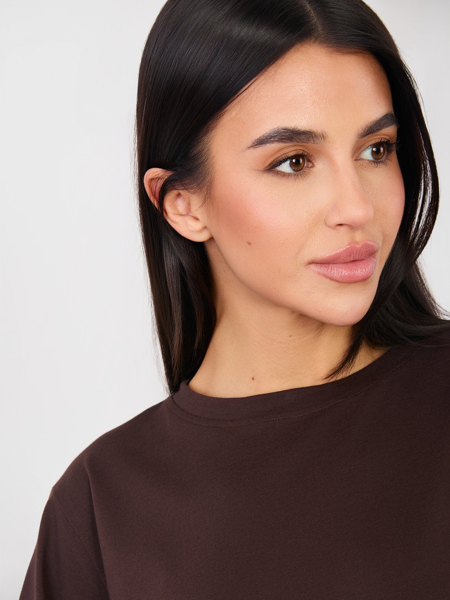 RUE PARIS Czekoladowy t-shirt basic z bawełny