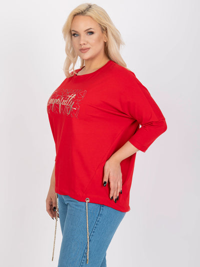 Czerwona bawełniana bluzka plus size ze srebrną aplikacją