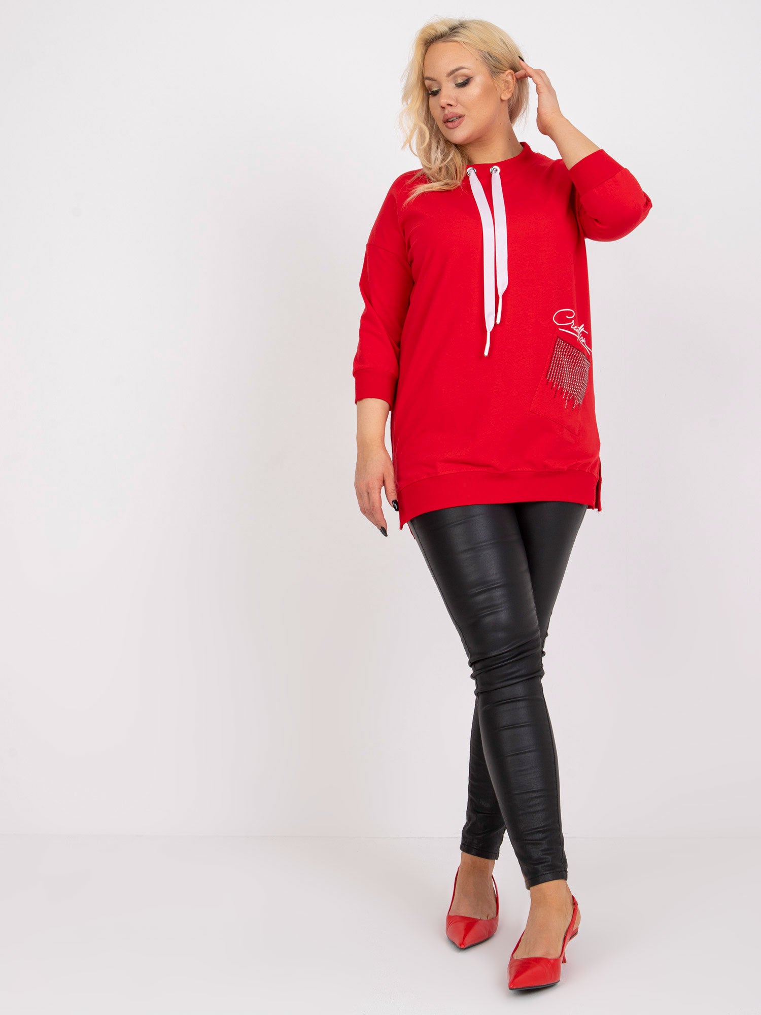 Czerwona dresowa tunika plus size z aplikacją
