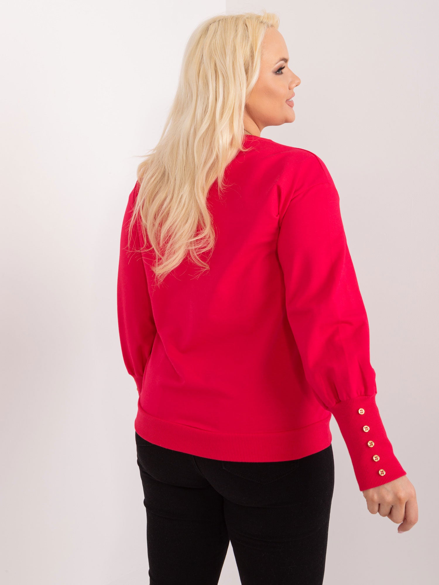 Czerwona bluza plus size z guzikami przy rękawach