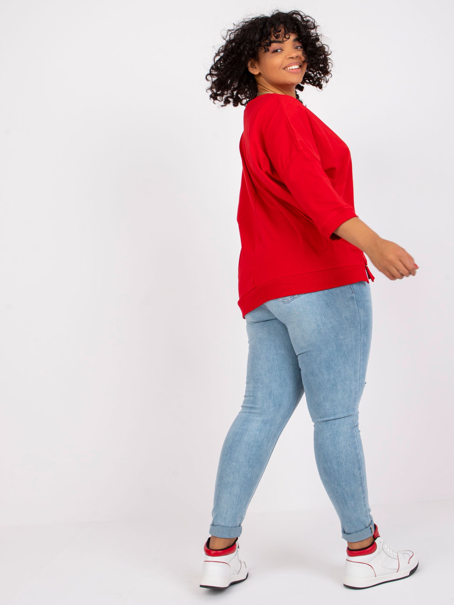 Czerwona bluzka plus size z printem