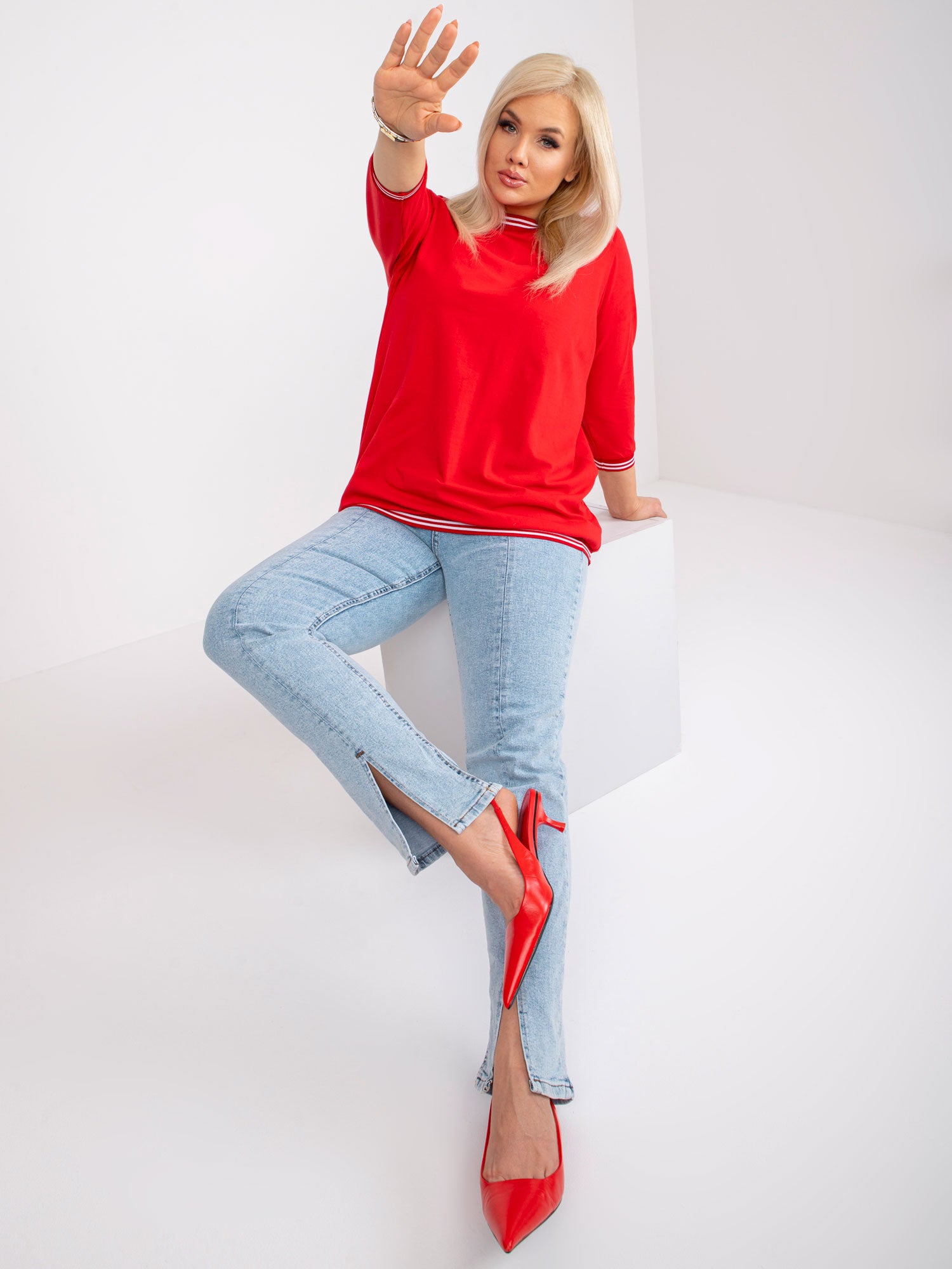 Czerwona bluzka plus size ze ściągaczami