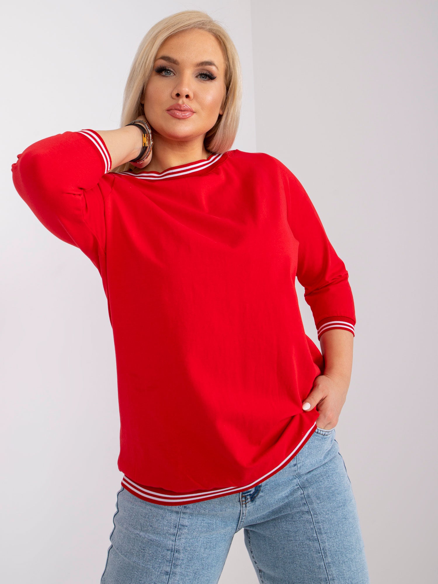 Czerwona bluzka plus size ze ściągaczami