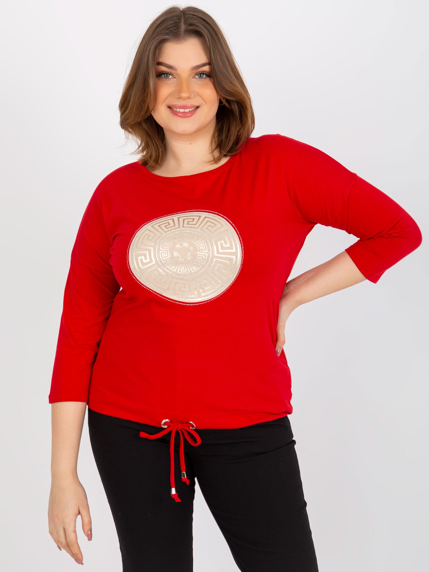 Czerwona bluzka plus size z nadrukiem i rękawem 3/4