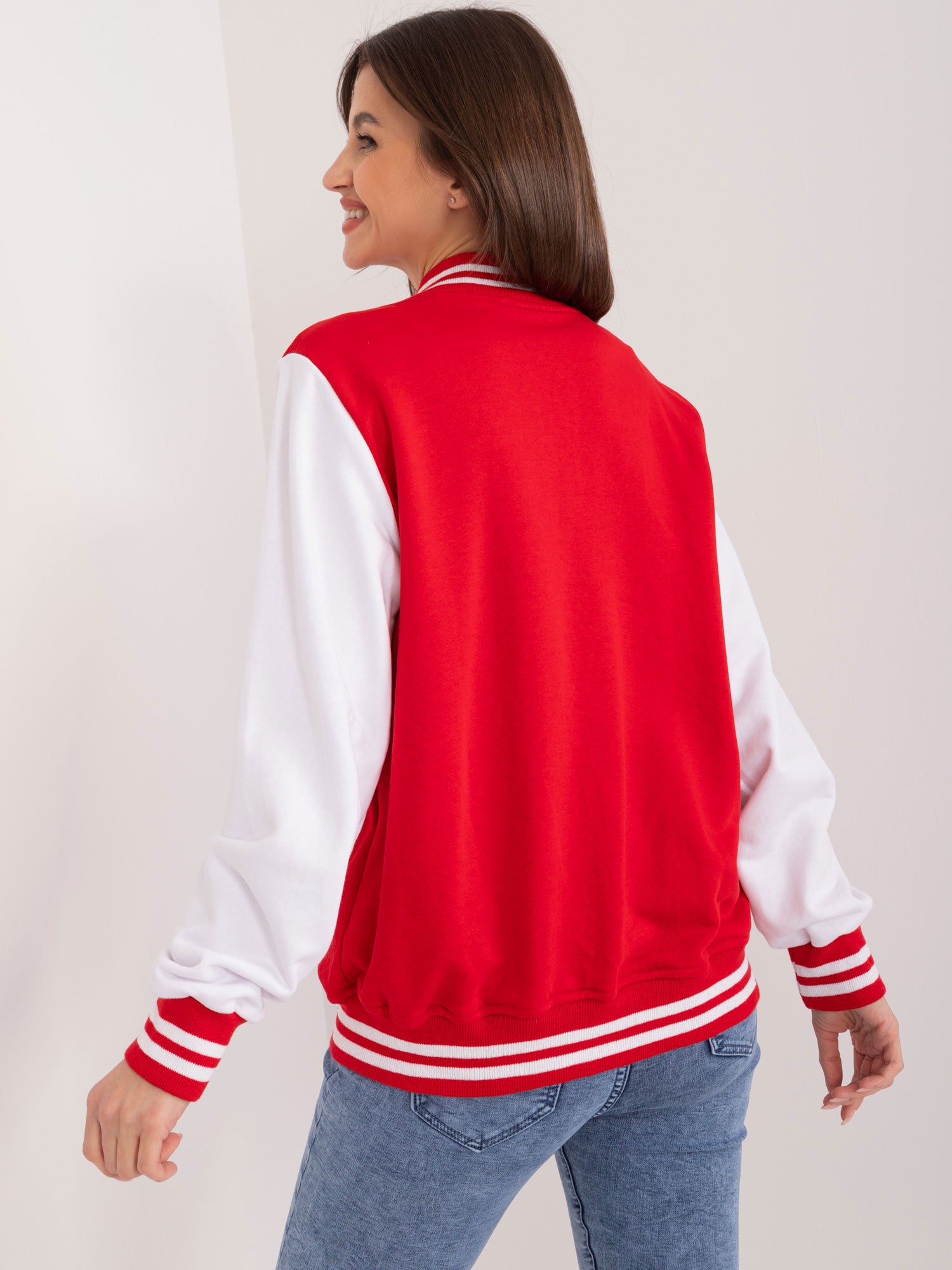 Czerwona damska bluza bomber z literą A