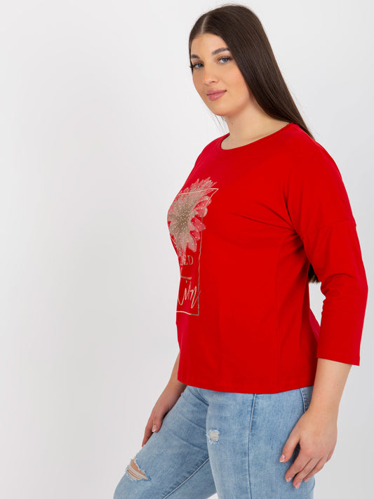 Czerwona bluzka plus size z napisem i aplikacją