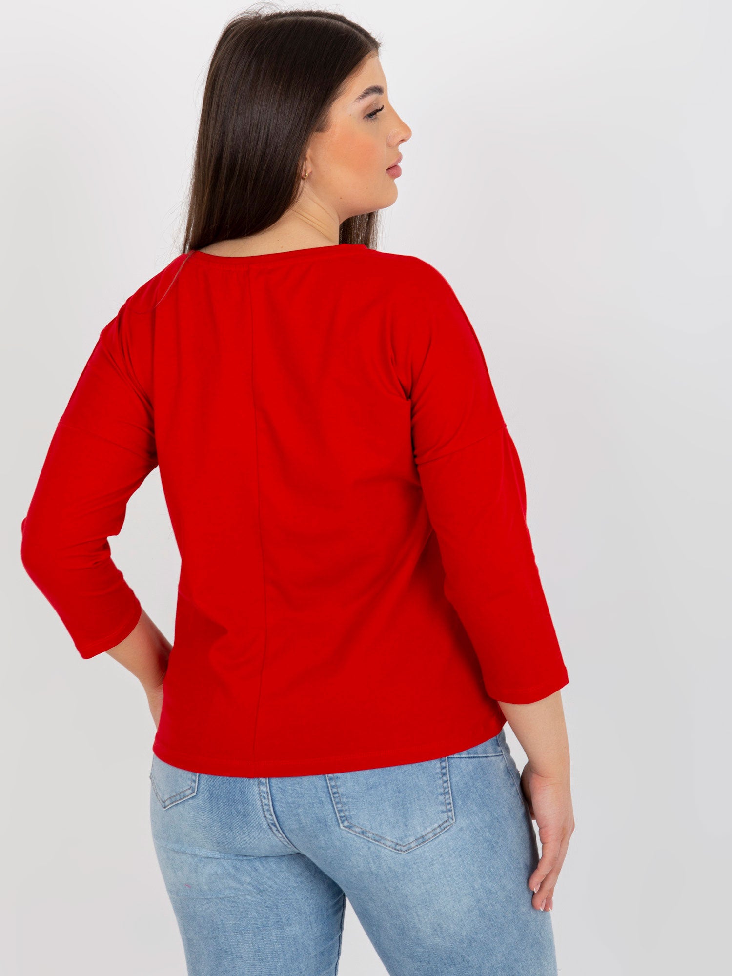 Czerwona bluzka plus size z napisem i aplikacją