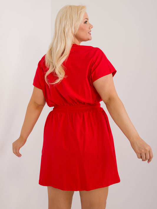 Czerwona sukienka plus size z gumką w pasie