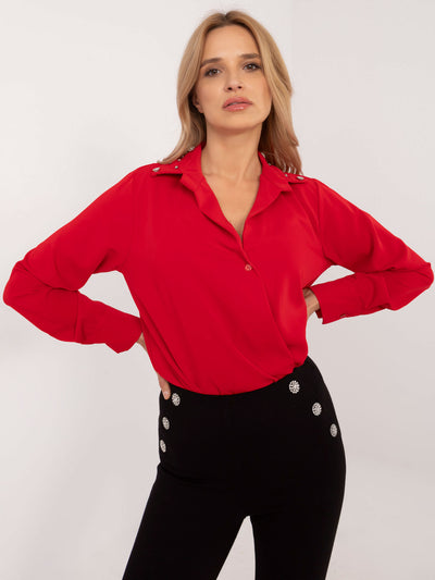 Czerwona elegancka koszula z aplikacjami
