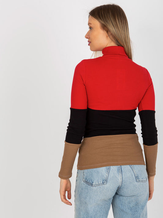 Czerwono-ciemnocamelowa bluzka basic z golfem w prążek